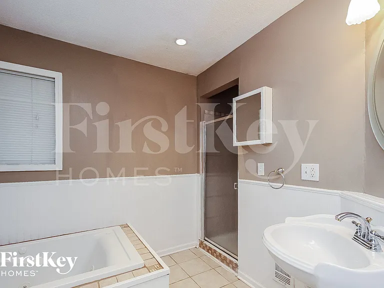 704 Melrose St — Photo 10
