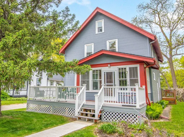 614 S Silver Lake STREET, Oconomowoc, WI 53066