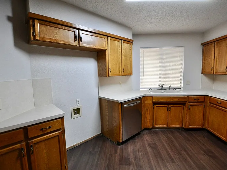 103 Kenshire Ct — Photo 5