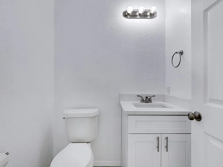 874 E Sunshine Dr #102 — Photo 5