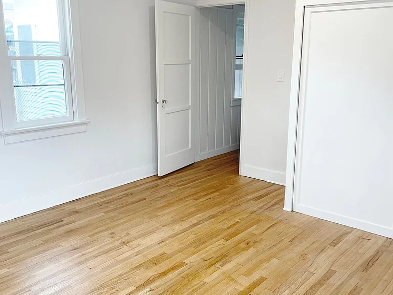 155 S Grand Oaks Ave — Photo 14