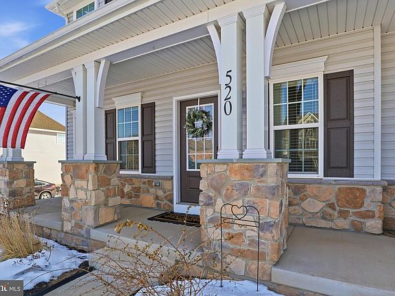 4th image of 520 Darrow Rd