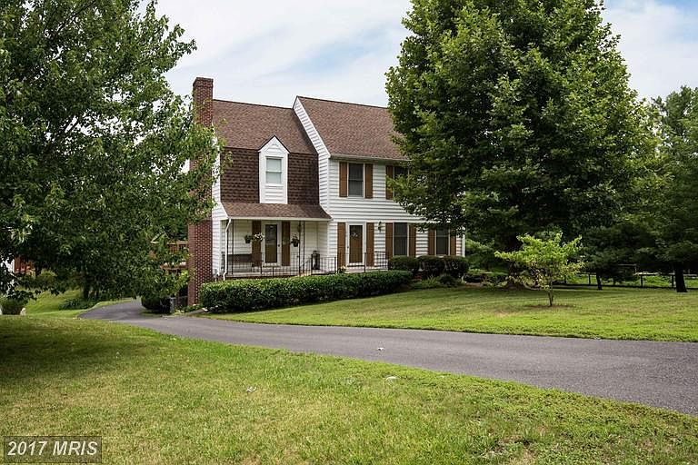 1st image of 102 Bedford Dr
