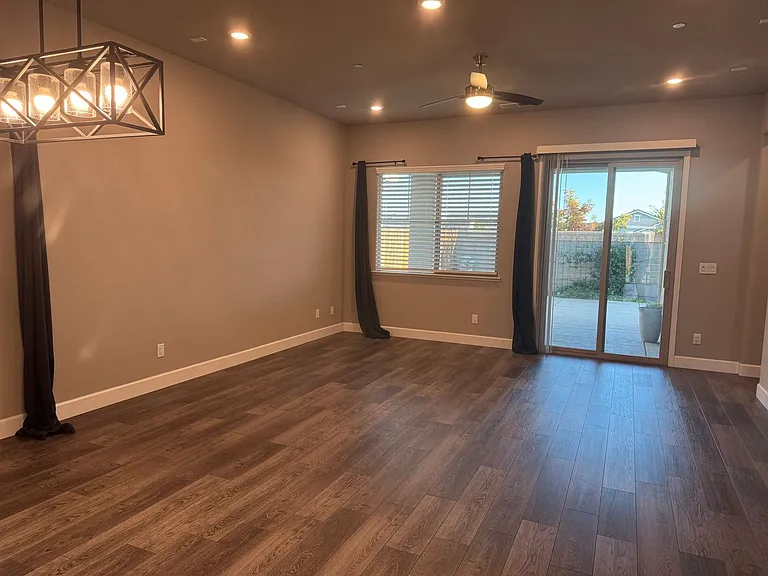 5073 Creekhollow Way — Photo 10