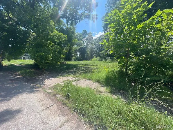 1342 N 41st St, East Saint Louis, IL 62204