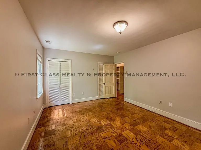 500 Ashworth Rd — Photo 35
