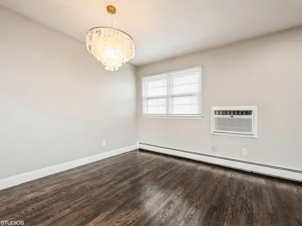 (undisclosed Address), Massapequa, NY 11758