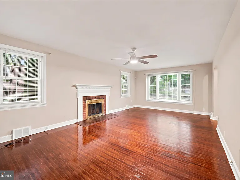 6908 City Ave — Photo 1