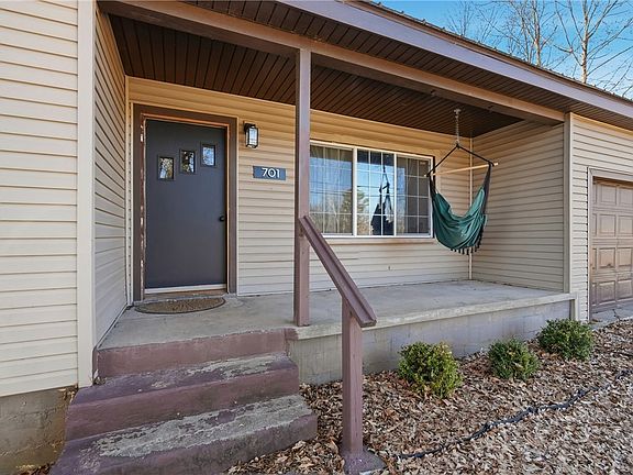 3rd image of 701 N Curtis Ave