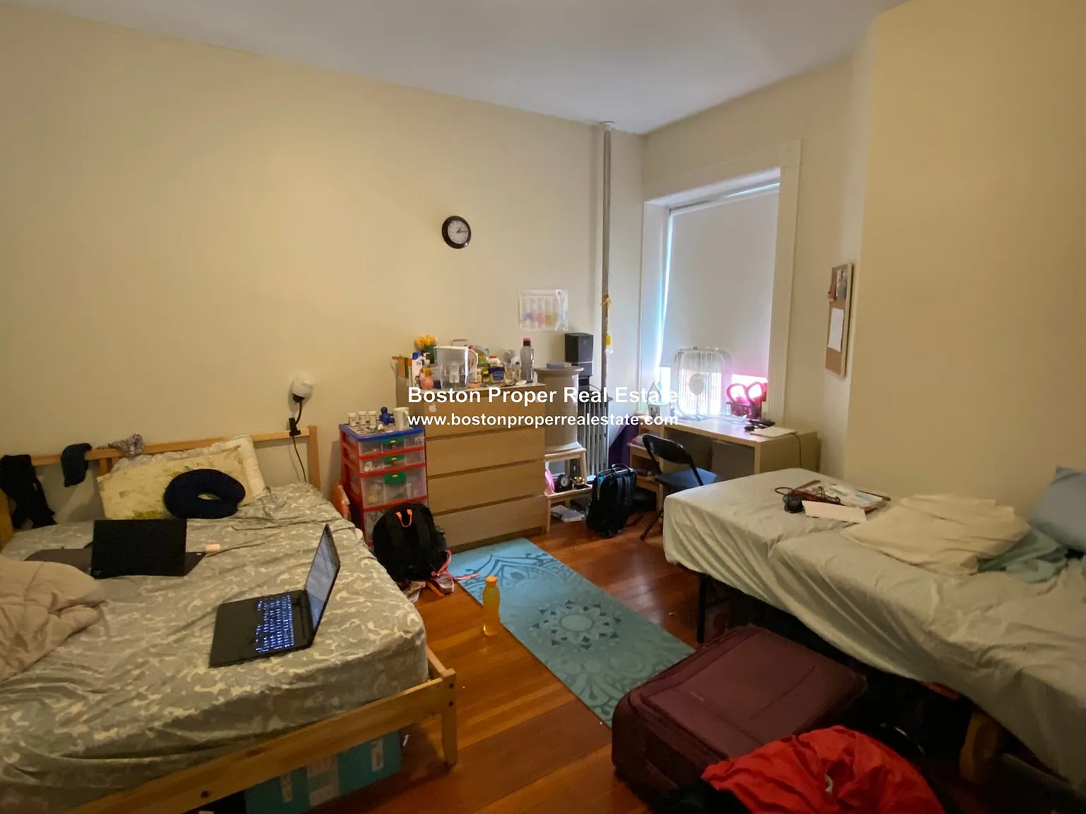 3 bed, 700 sqft, $3,145 — Photo 1
