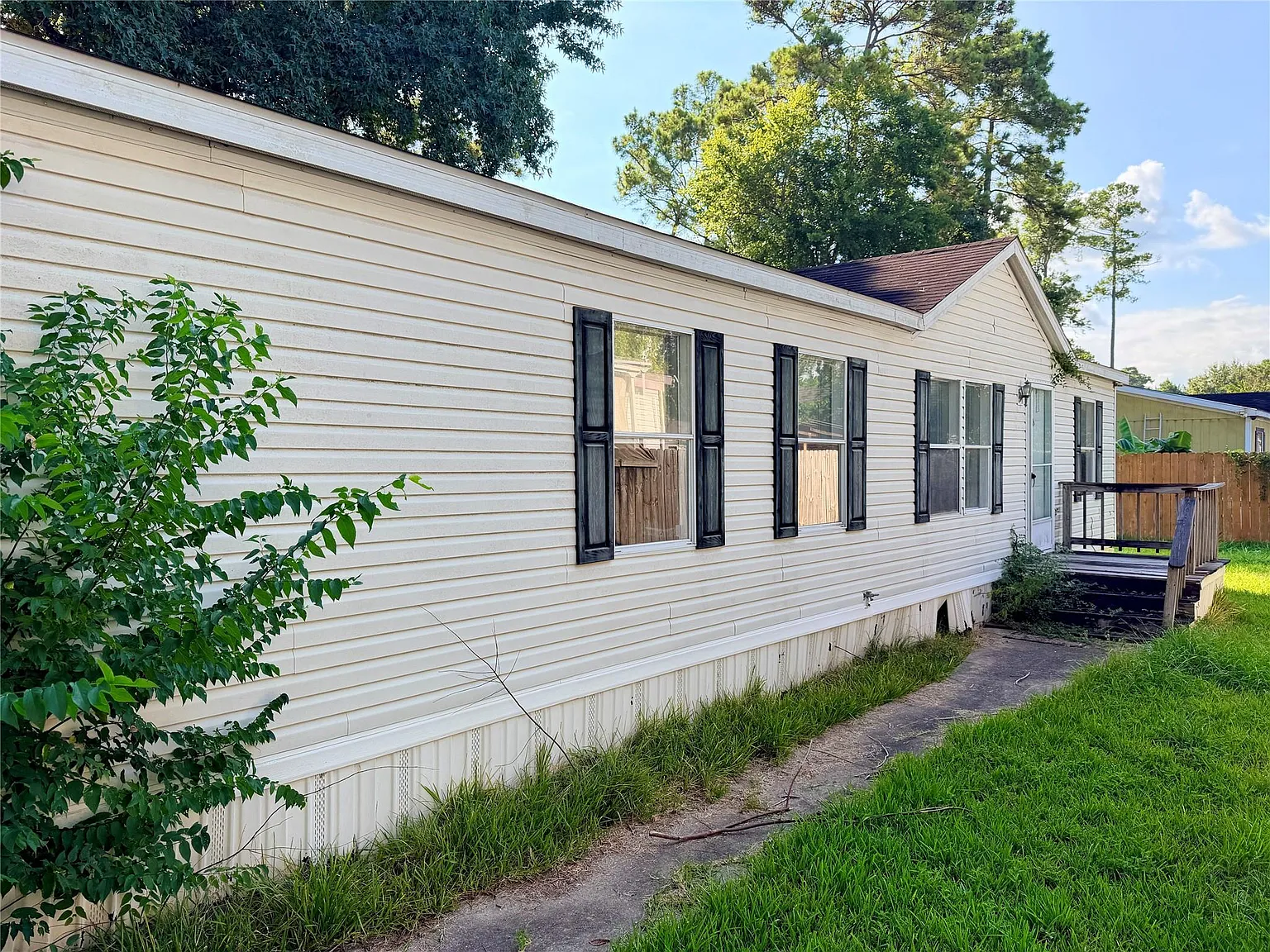 3 bed, 2.0 bath, 1344 sqft, $1,350 — Photo 1