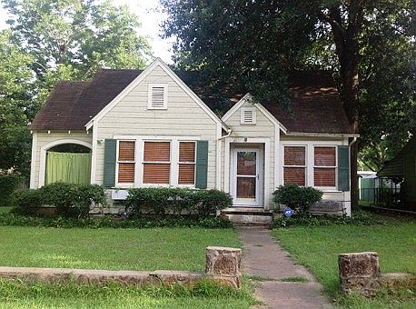 1st image of 1110 Lamar St