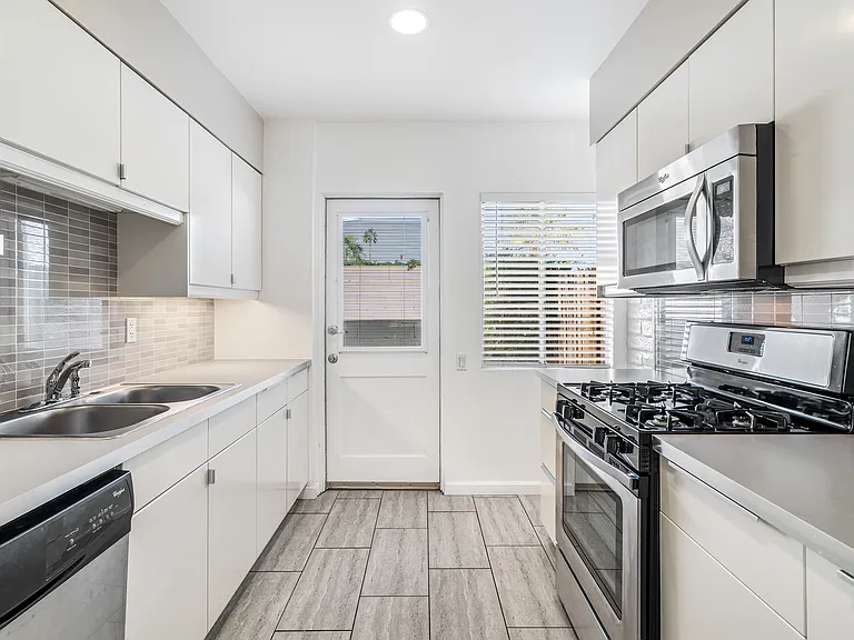 74210 Candlewood St #3 — Photo 14