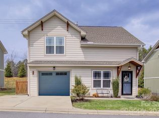 99 Towne Pl, Clyde, NC 28721