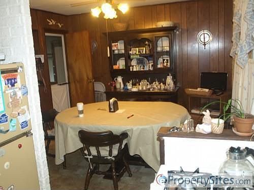 4th image of 10 Maple Ln