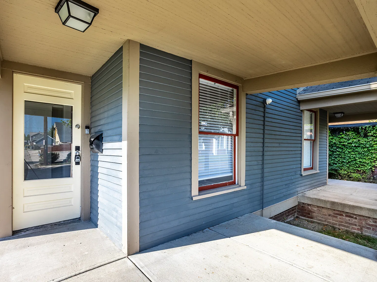 3 bed, 1.5 bath, 1600 sqft, $1,950 — Photo 3