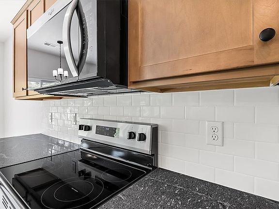 5th image of 254 Brown Cir
