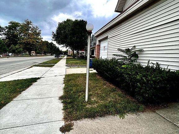 4th image of 402 W Mishawaka Ave #B