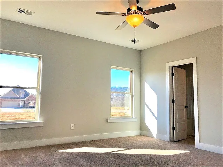 320 Union Station Dr — Photo 6