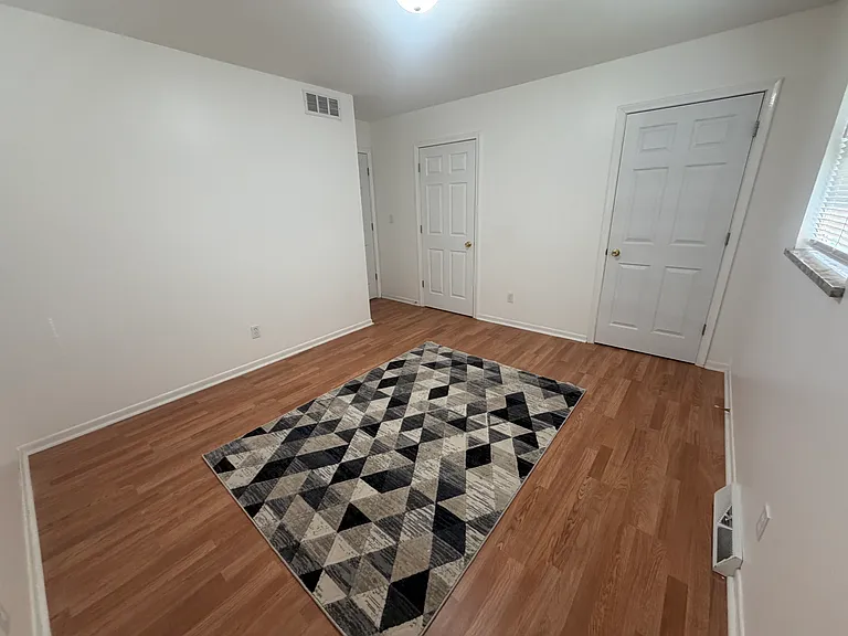 501 Wood St S — Photo 5