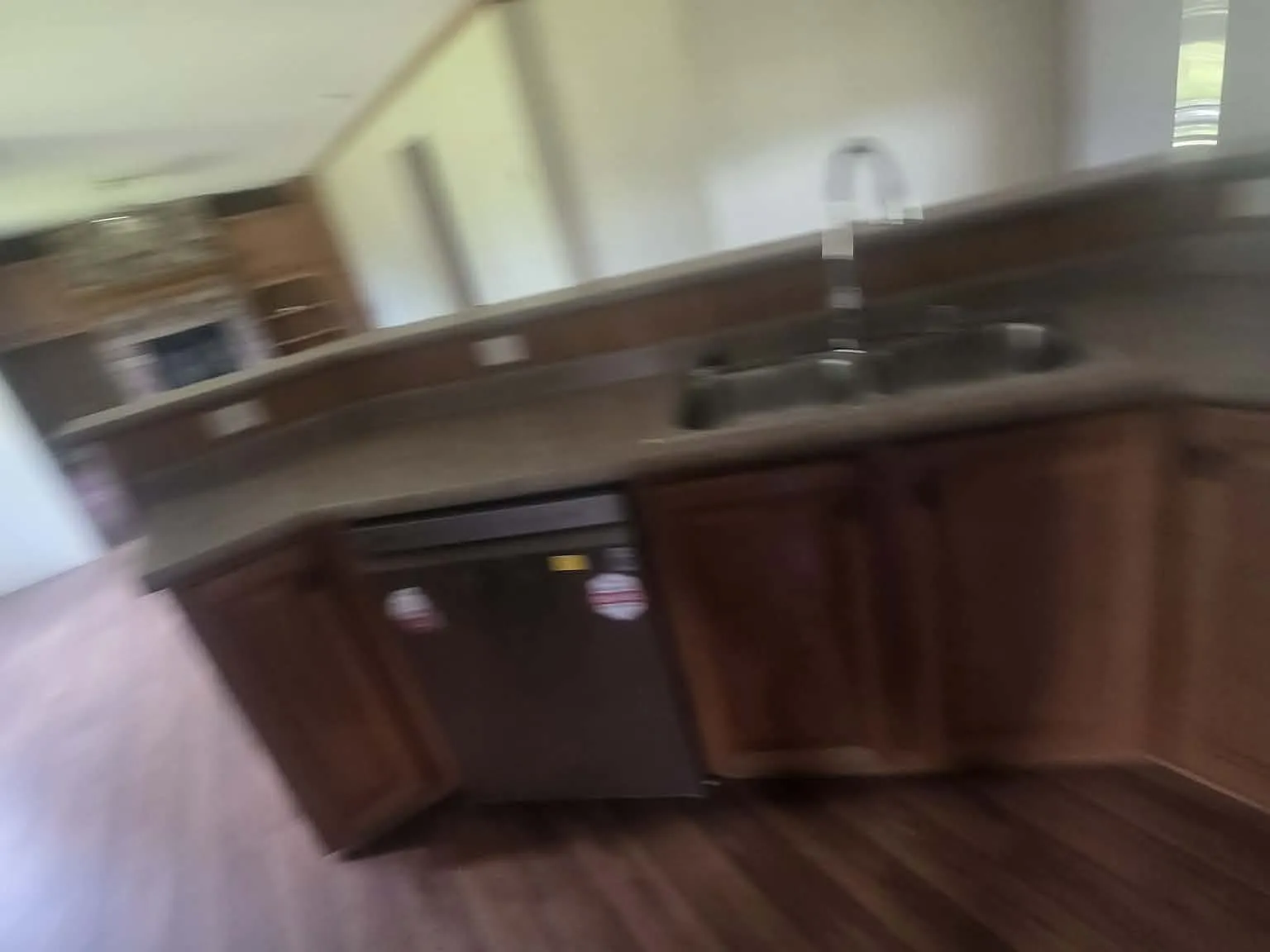 3 bed, 2112 sqft, $1,800 — Photo 4