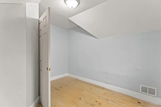 58 Calmar St #3 — Photo 12