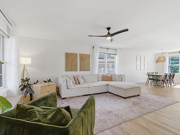4th image of 401 Krinbill Ln