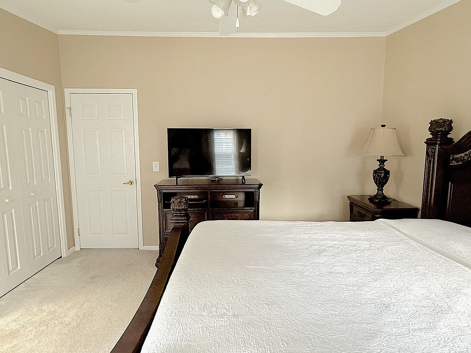 7th image of 5298 Derby Cir