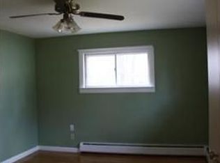 10 Edgewood St, Chelmsford, MA 01824