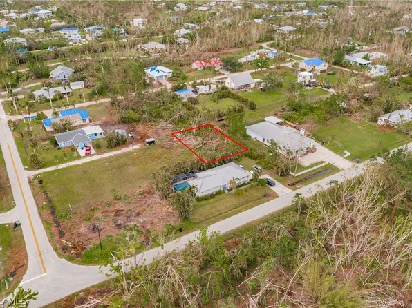 7463 Hibiscus Ave, Bokeelia, FL 33922