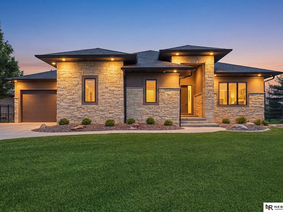 1st image of 9700 Thornwood Cir