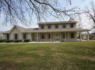 4 Willowpointe Ct, Saint Charles, MO