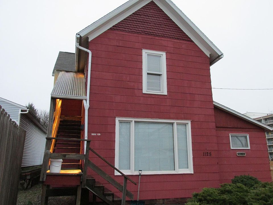 2nd floor apartment.