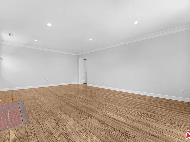 2383 Panorama Ter — Photo 19