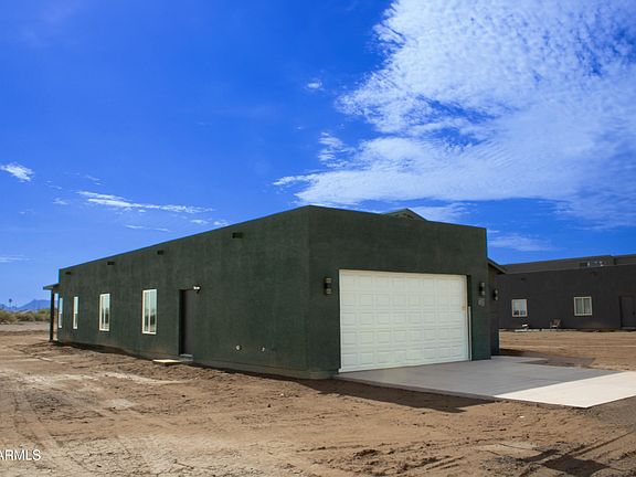 3rd image of 4215 N ROBLE Circle