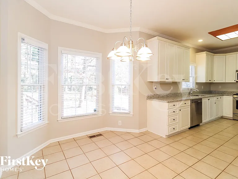 317 Natalie Dr — Photo 6