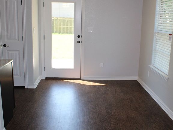 5th image of 208 W Lake St