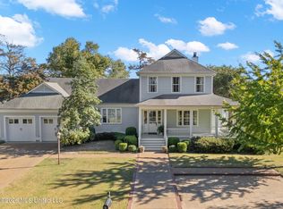 16 Parker Landing Dr, Dundee, MS 38626