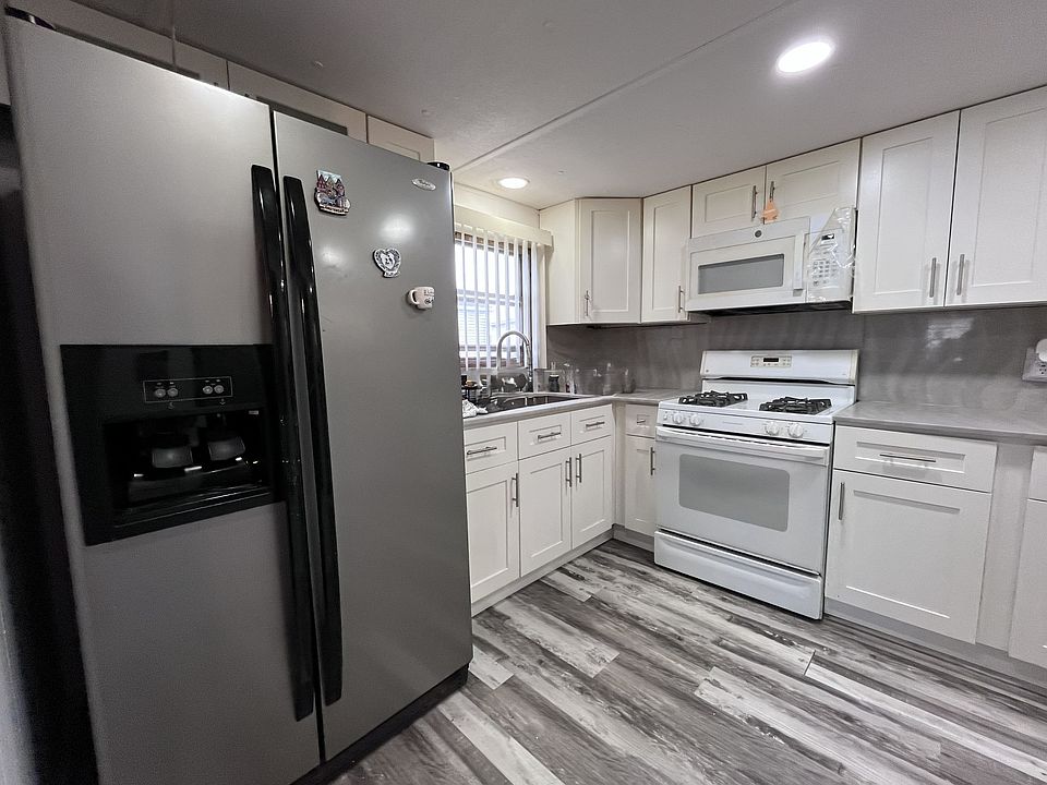 1st image of 4886 Dunhill Rd #285