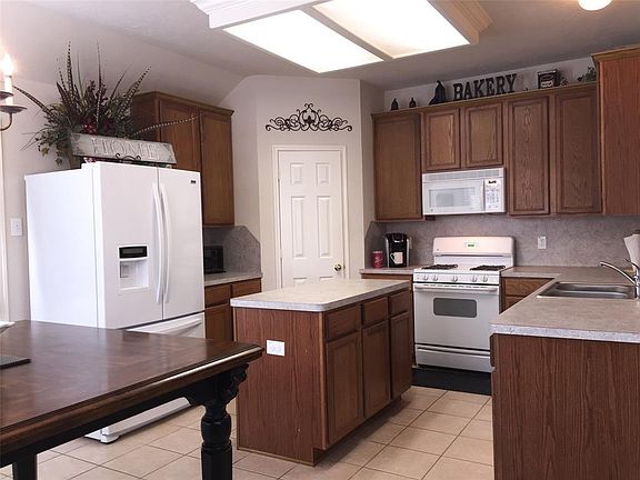 2nd image of 3811 Carters Lake Dr