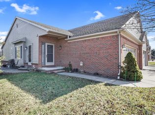 801 Chelsea Ridge Ct, Howell, MI 48843