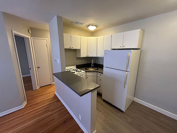2nd image of 3875 N Humboldt Blvd APT 8