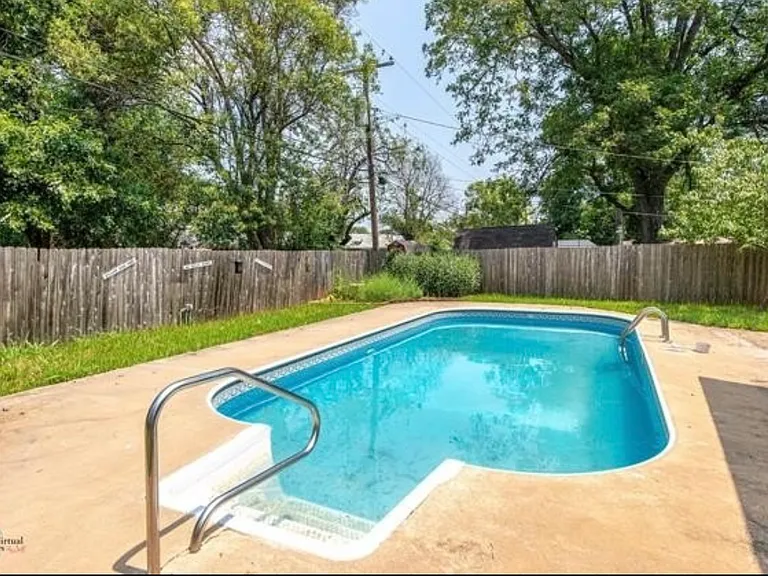 2407 Arlington Pl — Photo 40