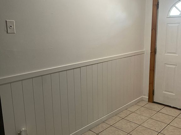 4th image of 104 Franklin St