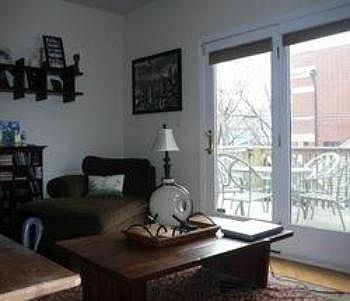 2nd image of 3121 N Hoyne Ave