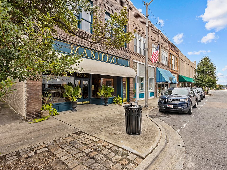 Located in beautiful downtown Washington
