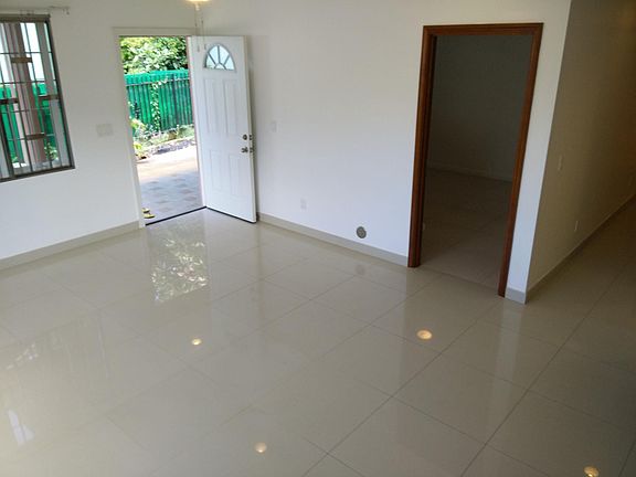(Downstairs) Livingroom