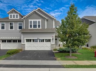 516 Pershing Ct, Barrington, IL 60010