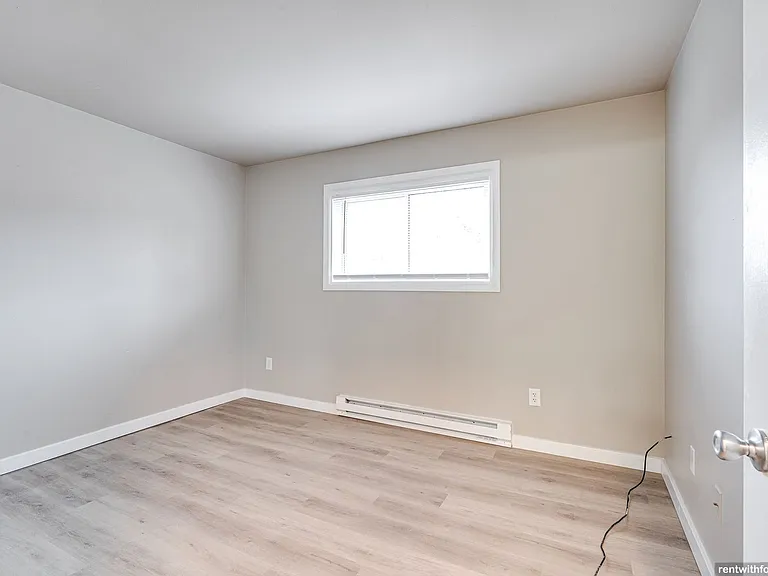 560 W Linwood Ave — Photo 23