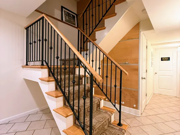 8 Carroll Place image 20 of 27